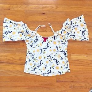 Saks fifth avenue flowy linen embroidered, size medium, EUC